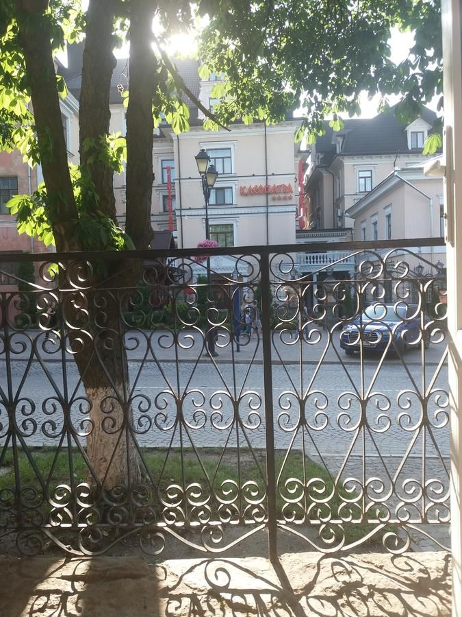 Мини-отель Уютные апартаменты в самом сердце Старого города Каменец-Подольский-31